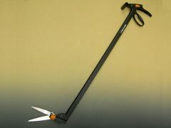 Graskantschaar Fiskars Servo-Systeem op steel